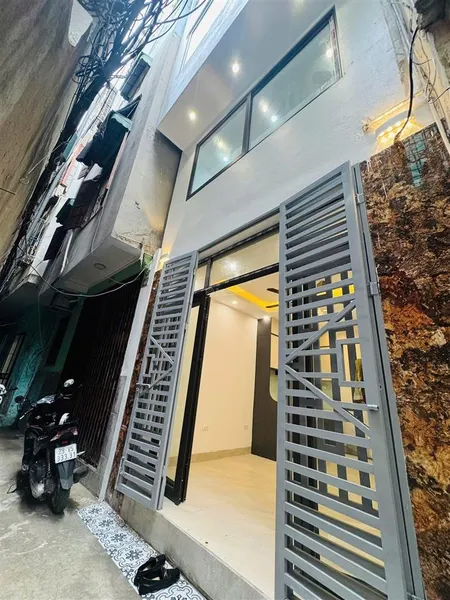 Bán nhà xây mới phố khâm thiên. ngõ thông rộng . 5 tầng 3 ngủ full đồ ở ngay. sổ đỏ vuông đẹp