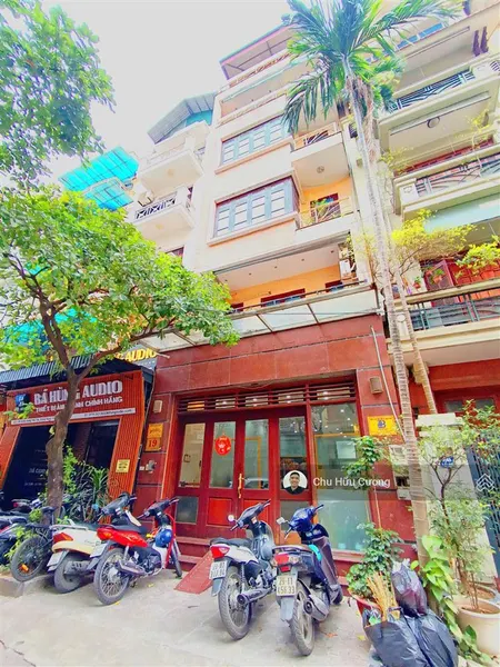 Đối diện sân chơi, thoáng sáng, ô tô tránh có vỉa hè phố nguyên hồng 61m² x 5t x mt 5m 21,8 tỷ