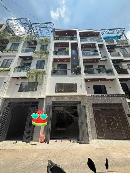SIÊU PHẨM 5 TẦNG THIẾT KẾ SANG TRỌNG HIỆN ĐẠI 53M2, TẶNG FULL NỘI THẤT CAO CẤP. GẦN NGÃ BA ĐÔNG QUANG HIỆP THÀNH, QUẬN 12