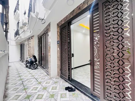NHÀ MỚI LÁNG HẠ KÍNH KONG - THIẾT KẾ HIỆN ĐẠI 30m2 5 tầng mặt tiền 3.2m Giá 7.98 tỷ
