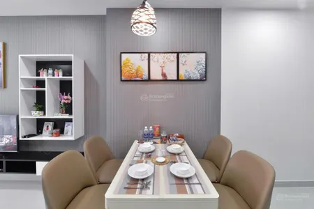 Chính chủ cần bán căn hộ saigon royal 2pn 53m2, giá rẻ hấp dẫn bất ngờ chỉ 5.6 tỷ