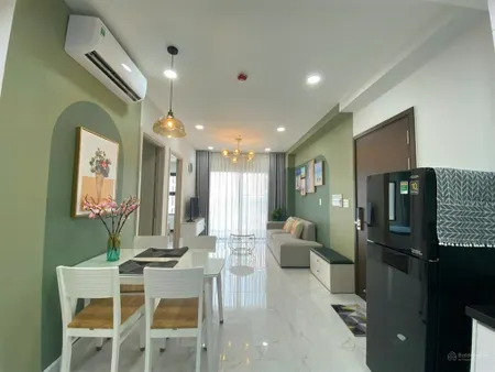 Bán căn 1pn 50m2 giá 1,75 tỷ tầng trung,có nội thất và hợp đồng cho thuê, sẵn sổ