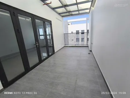 Hot, bán chung cư saigon intela 128m2 3pn 3wc skyvilla sân vườn 28m2 giá giảm 150 triệu