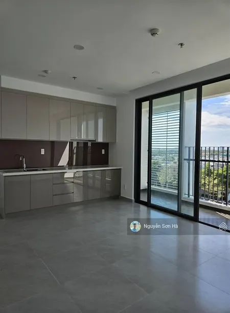Bán căn 3pn 99m2 giá cực tốt 4.2 tỷ tầng cao, view ngoài
