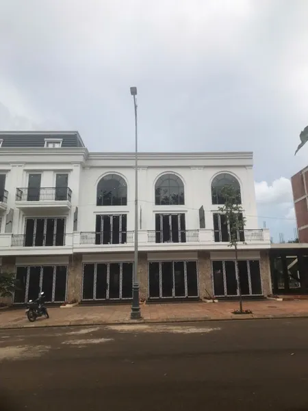 Bán nhà shophouse, Hà Huy Tập,  Buôn Ma Thuột, Đăk Lăk, chỉ 5,7 tỷ, DT 5x20.