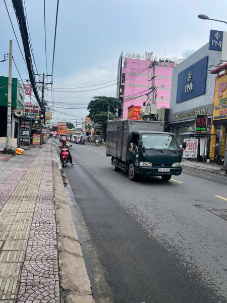 Bán nhà mặt tiền 9x28m giá 27 tỷ Đường Nguyễn Ảnh Thủ