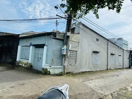 Bán nhà góc 2 MT, SR, TC, gần ngã tư Tân Phong, sau PCCC chỉ 2tỷ880