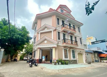 Biệt Thự Góc 2 Mặt Tiền - DT Sàn Sử Dụng 240m² , giá 17 tỷ Phường Phú Trung, Tân Phú.