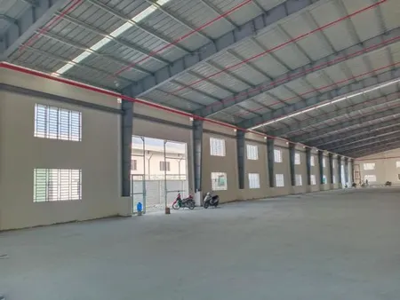 CHO THUÊ NHÀ XƯỞNG gần khu công nghiệp  BẾN LỨC , LONG AN  đa diện tích – 0933.946.813