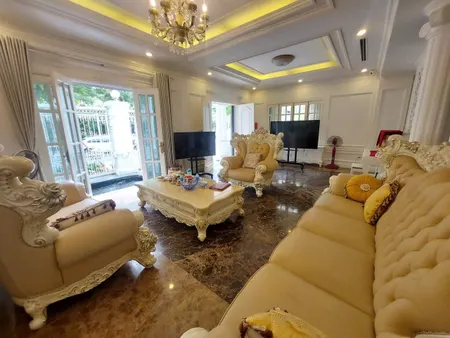SIÊU BIỆT THỰ NGHỈ DƯỠNG – ĐẲNG CẤP THƯỢNG LƯU – VIEW VƯỜN HOA CÔNG VIÊN – SÂN VƯỜN BAO QUANH – THANG MÁY – FULL NỘI THẤT📍 Biệt thự Việt Hưng 241m², MT 15m – 68 tỷ – Long Biên