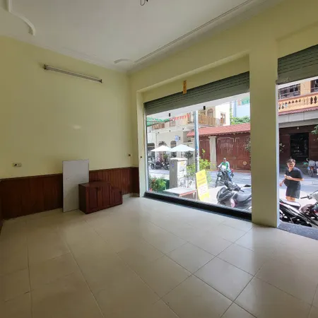 Cho thuê nhà nguyên căn tại 609 Lạc Long Quân,Tây Hồ. DT 60m x 4 tầng, giá 18tr