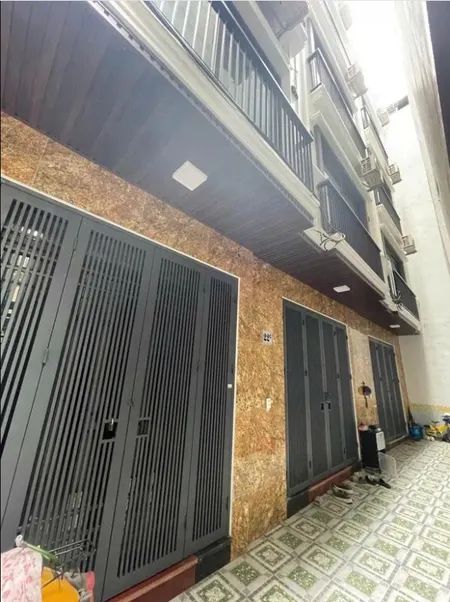 Nhà dân xây mới, full nội thất, mặt tiền khủng 4.2m tại Trung Kính
