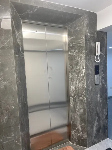 Nhà mình cho thuê nhà mới, lô góc,vỉa hè, 93m2- 4T, Chùa Láng_31 Tr