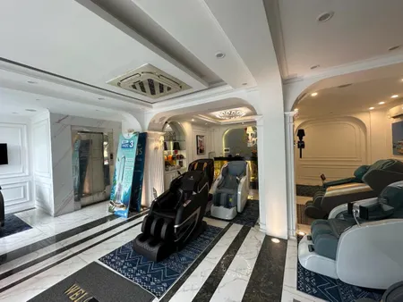 Toà nhà vip Nguyễn Chí Thanh MT siêu rộng 9.4m 84m² 8T vỉa hè rộng kinh doanh đỉnh 62 tầng