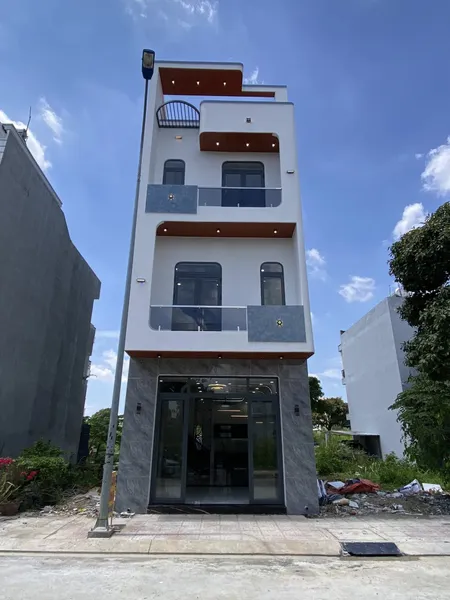 Bán nhà 60m² ngang 5m giá 4.8 tỷ Phường Dĩ An 0815422197
