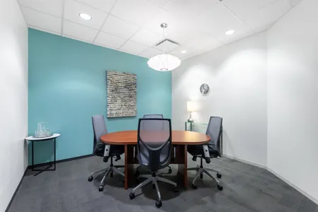Không gian văn phòng riêng dành cho 4 người tại Regus The Sun Building