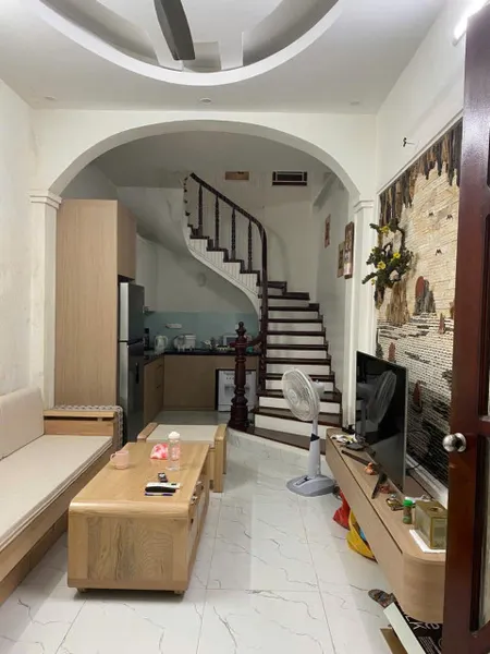 BÁN NHÀ 5 TẦNG ĐẸP NGÕ 318 LA THÀNH , CHỈ VIỆC DỌN VÀO Ở – GIÁ 8 TỶ