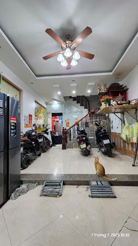 NHÀ DÂN XÂY Ở NGÕ 387 VŨ TÔNG PHAN