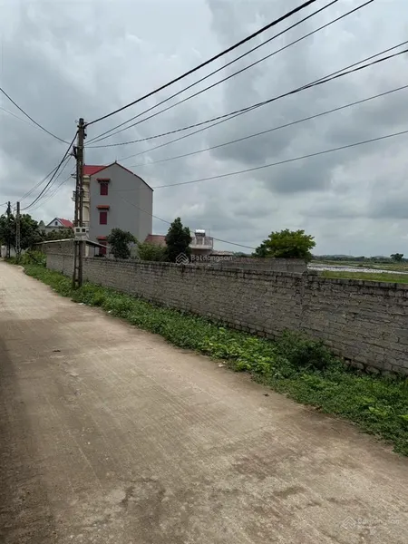 Bán lô đất đồng việt yên dũng, bắc giang. 93m2 mặt tiền 5,7m. giá 660tr
