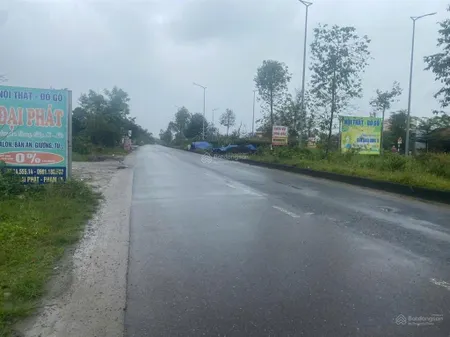 Đất mặt tiền đường nam kỳ khỡi nghĩa 800m2 có 400m2 đất ở vị trí đẹp.