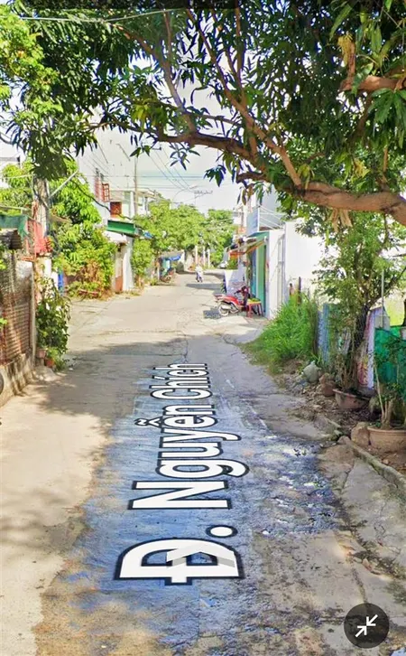 Mặt tiền nguyễn chích sát chung cư bình phú ] * cách biển hòn chồng 1,2km * giá 8,1 tỷ