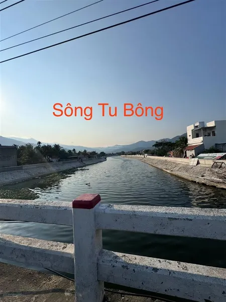 Lô góc 3 mặt tiền view sông tu bông,hàng siêu vip đầu tư tại pk8kkt vân phong. giá ngộp 2tỷ 250tr