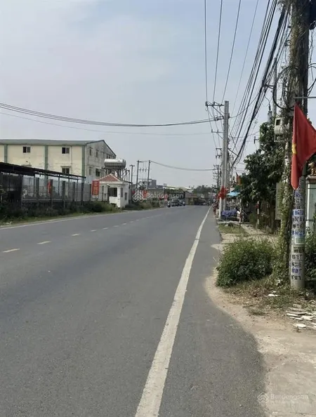 Bán lô đất mặt tiền đường đt704 sổ hồng riêng gần trung tâm thương mại
