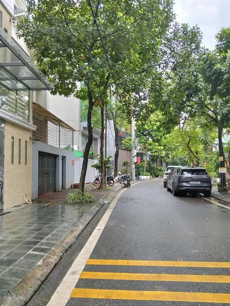 Bán 105m2 đất phân lô phố đỗ nhuận, gần ngoại giao đoàn. mt 7m sổ đỏ vuông a4
