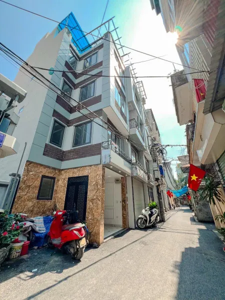 BÁN GẤP NHÀ NGÕ 2 ĐƯỜNG HOÀNG LIỆT. 60M2 - 5 TẦNG. THANG MÁY. GARA Ô TÔ.