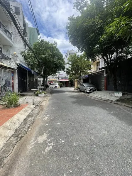 Nhà 2 Mặt Tiền Trước Sau  Khu Đồng Bộ Bàn Cờ