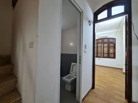 Cho thuê nhà 4 tầng,5 ngủ,4 wc ngõ 120 Trần Cung gần Bệnh viện E,Đh Điện lực