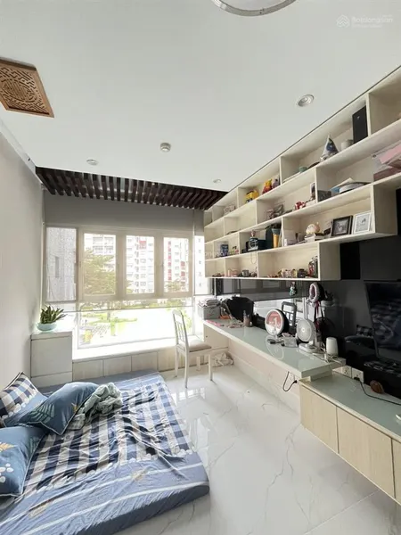 Bán gấp căn hộ ruby celadon city 2pn2wc, dt 69m2, nt dính tường, có sổ hồng, giá 3.65 tỷ