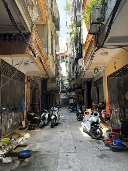 ĐẦU TƯ HOT! Giang Văn Minh,4 Chỗ Đỗ Cửa,30m Ra Phố,DT: 39m2 x C4,MT:9.8m,Giá: 9 tỷ Ba Đình