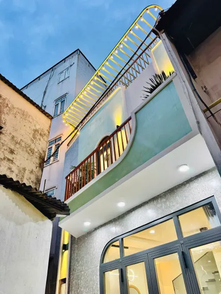 ⭐️ Nhà mới 2 tầng Full nội thất 27m2 – Thích Quản Đức PN