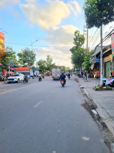 Bán nhà MẶT TIỀN kinh doanh cung đường sầm uất bậc nhất Dĩ An.CĂN GÓC