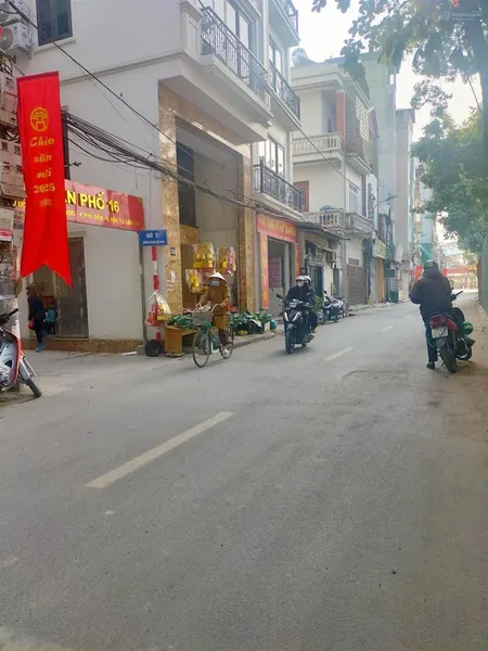 18.6 tỷ. chia lô xây ccmn. thửa đất 155m2, mặt tiền 12m. đường 2.8m. chợ mới phú diễn btl