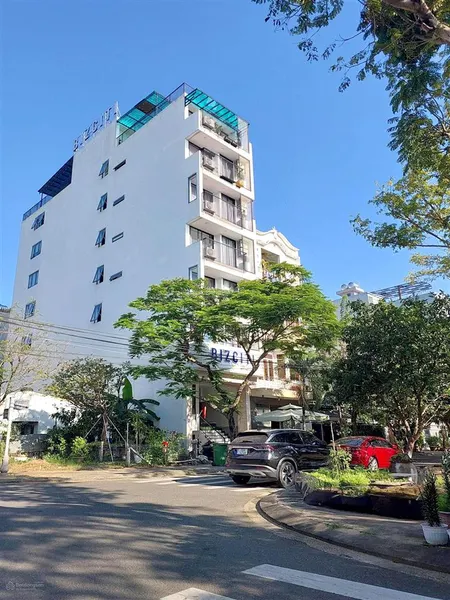 Bán đất biệt thự lô góc 2 mt đường mỹ an 3. dt 230m2, ngang 9,2m. view công viên cách sông hàn 50m