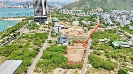 Chỉ 11 tỷ bán lô đất biệt thự lấn biển huỳnh văn nghệ, p. bắc nha trang