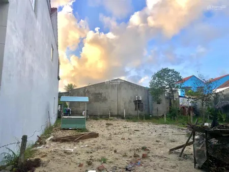 Bán đất ngay bãi biển an bàng hội an cách biển chỉ vài bước chân xung quanh villa, nhà hàng