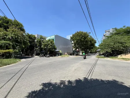 Góc ngã 4 hai mặt tiền 222m2 cực đẹp sát công viên hồ nghinh, cách biển 500m, giá đầu tư