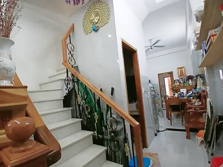 Bán nhà ngõ 311 Hiệp Phú, Q.9: 70m2, 3 tầng, 5PN, SH, 6.55  tỷ. LH: 0933125879