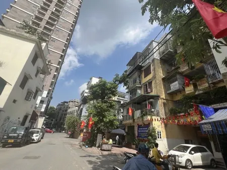 Bán nhà Vĩnh Phúc Ba Đình, 70m nhà đẹp ở ngay, gần ô tô, chỉ 15.x tỷ