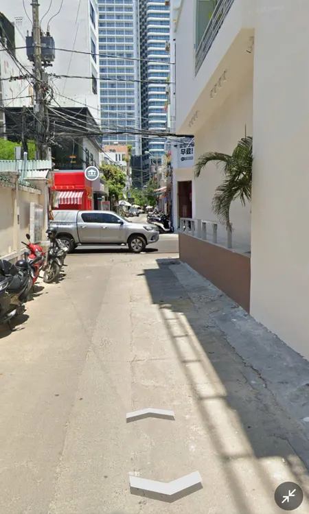 BÁN NHÀ HẺM OTO ĐƯỜNG BẠCH ĐẰNG -PHƯỜNG NHA TRANG (TÂN TIẾN)
Diện tích 61.4m2 full ODT Giá bán 11 tỷ
Lh : 0905724084 Ngọc Bích Land