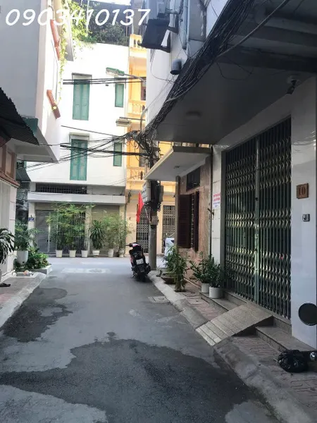 Cho thuê nhà nguyên căn 5 tầng + tum ngõ 124, Nguyễn Xiển, ô tô đỗ trước cửa