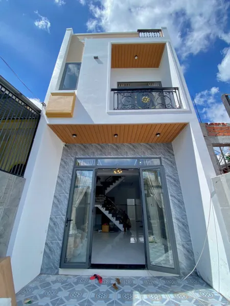 { Phường Đạo Thạnh } Nhà lầu đang hoàn thiện Ấp 4 , Đạo Thạnh, Mỹ Tho, Tiền Giang - Hẻm 3 m cách nhựa 92B 100 m. Cách Quảng trường chưa tới 3km