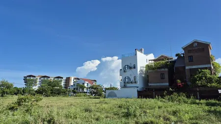 Hội an, lô góc hơn 4000m² , view sông view biển, vị trí cho xây cao tầng .