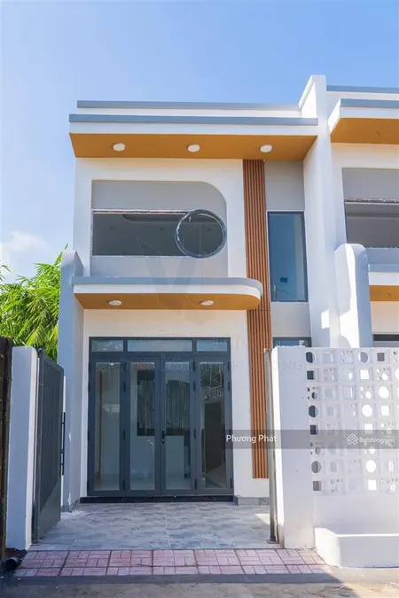 Chỉ 550tr nhận ngay nhà 1 trệt 1 lửng đúc sân xe hơi sát bên trường tiểu học thạnh phú