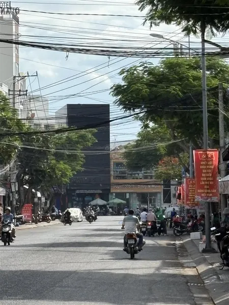 Chính chủ nhờ bán lô góc vip đường 2/4 162m2, ngang 10.5m, đang cho thuê 62 triệu/tháng. 32.4 tỷ