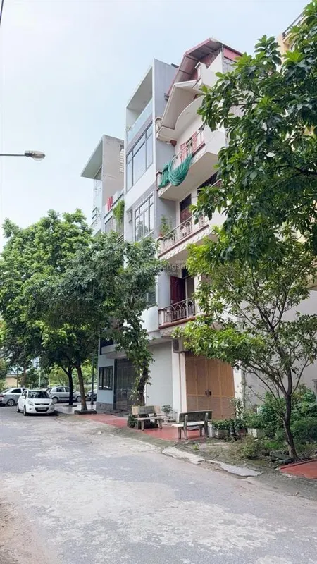 Đất đấu giá phân lô vỉa hè xây tòa 7 tầng văn phòng kết hợp ở, đa sỹ hà đông.
