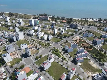 Bán E2 view biển xây cao tầng, giá tốt nhất 8,4 tỷ. Lvcc 0982482666